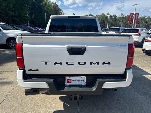 Certified 2025 Toyota Tacoma TRD Sport AWD/4WD image 4