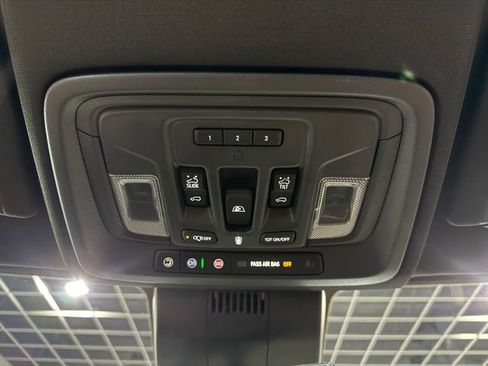 Used 2025 Chevrolet Silverado 1500 High Country w/ High Country Premium Package image 25