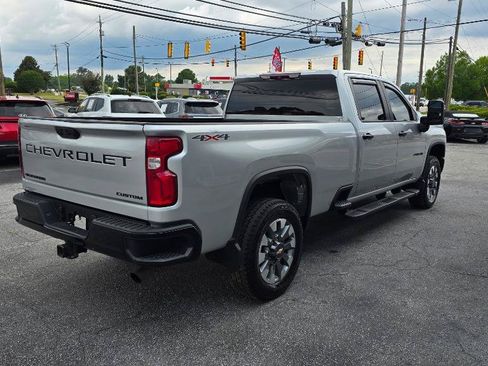 Used 2021 Chevrolet Silverado 2500 Custom w/ Custom Value Package AWD/4WD image 4