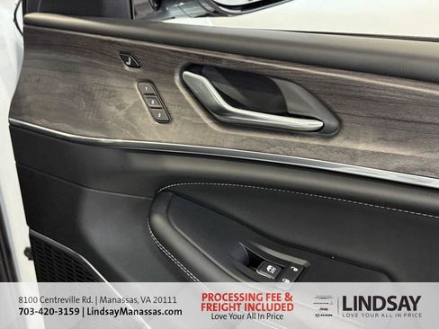 New 2025 Jeep Grand Cherokee Overland w/ Adv Protech Group III AWD/4WD image 18