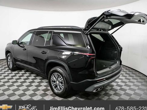 Used 2025 Chevrolet Traverse LT image 34
