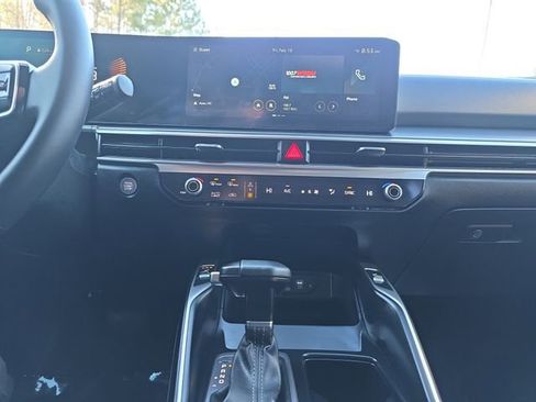 Used 2024 Kia Sorento S w/ Panoramic Sunroof Package image 38