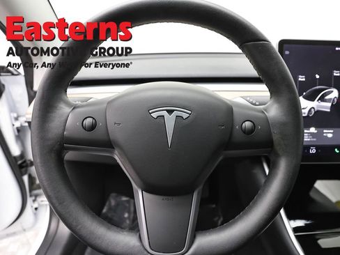 Used 2020 Tesla Model 3 Standard Range Plus RWD image 10
