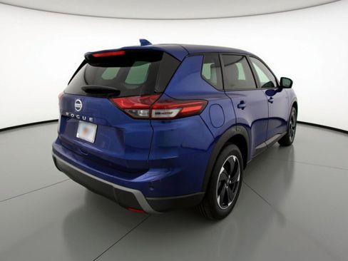 Used 2025 Nissan Rogue SV FWD image 9