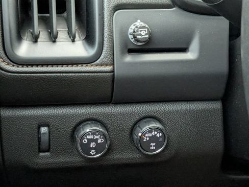 Used 2022 GMC Canyon AT4 AWD/4WD image 30
