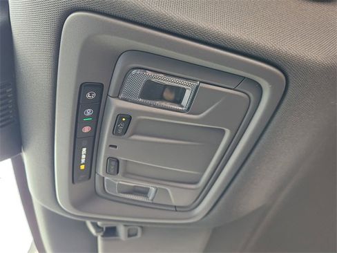 Used 2023 Chevrolet Silverado 1500 Custom image 25