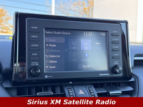 Used 2020 Toyota RAV4 XLE Premium image 7