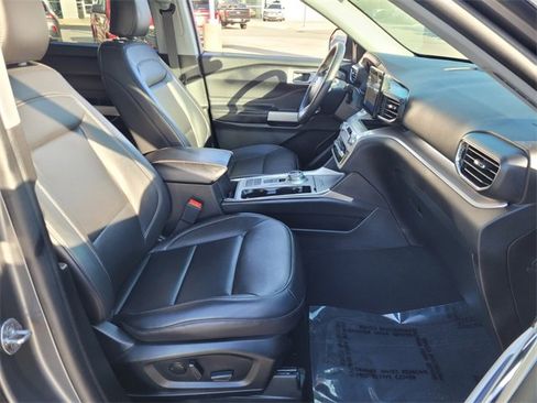 Used 2024 Ford Explorer XLT w/ Equipment Group 202A image 15