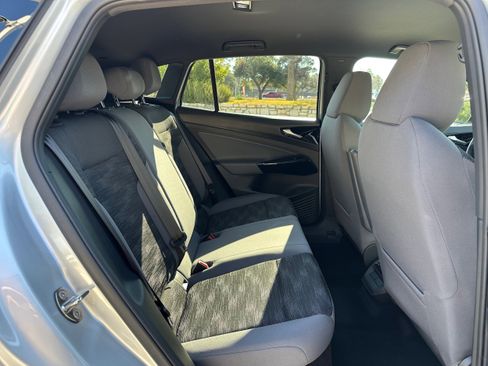 Used 2022 Volkswagen ID.4 Pro image 12