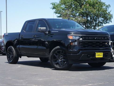 Used 2025 Chevrolet Silverado 1500 Custom AWD/4WD image 2