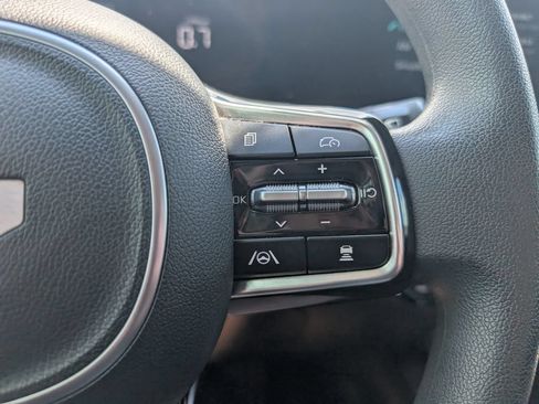 Used 2025 Kia Sorento LX FWD image 17