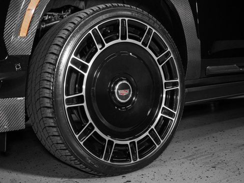 Used 2026 Cadillac Escalade Platinum Sport w/ LPO, ONYX Package AWD/4WD image 37