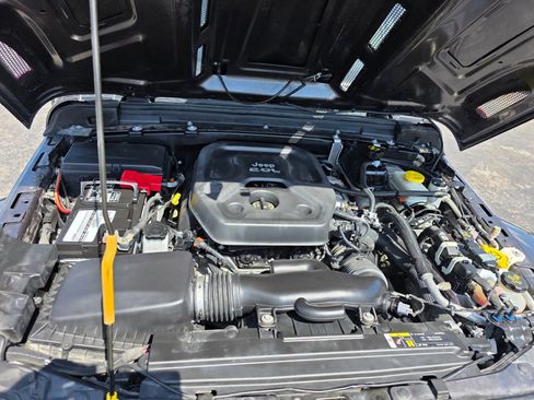 Used 2019 Jeep Wrangler Unlimited Sahara w/ Safety Group AWD/4WD image 48
