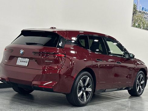 Used 2026 BMW iX xDrive45 w/ Premium Package AWD/4WD image 4