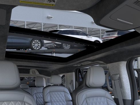 New 2026 Lincoln Navigator Black Label AWD/4WD image 22