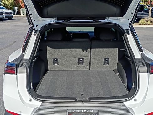 New 2026 Chevrolet Equinox EV LT image 24