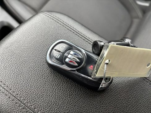 Used 2025 Buick Encore GX Preferred FWD image 23