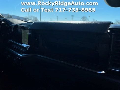 Used 2025 Chevrolet Silverado 1500 LT image 6