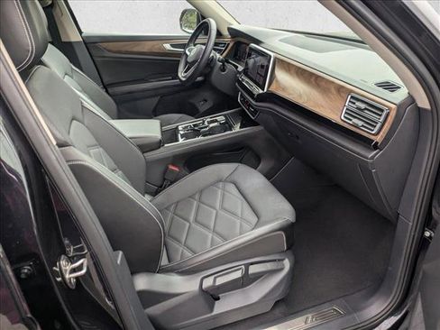 Used 2024 Volkswagen Atlas SE image 18