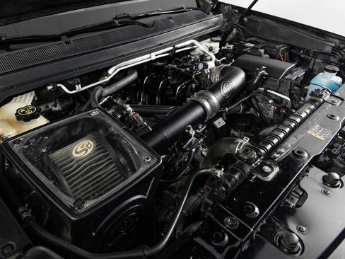 Used 2018 Chevrolet Colorado ZR2 w/ ZR2 Midnight Special Edition image 39