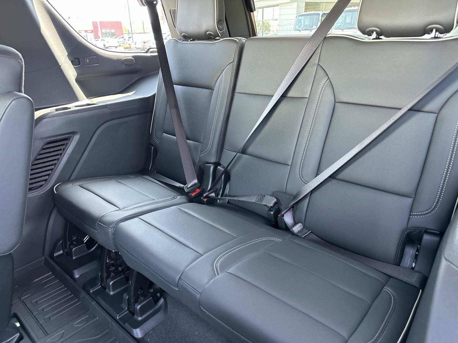 New 2026 GMC Yukon Elevation w/ Elevation Premium Package AWD/4WD image 25