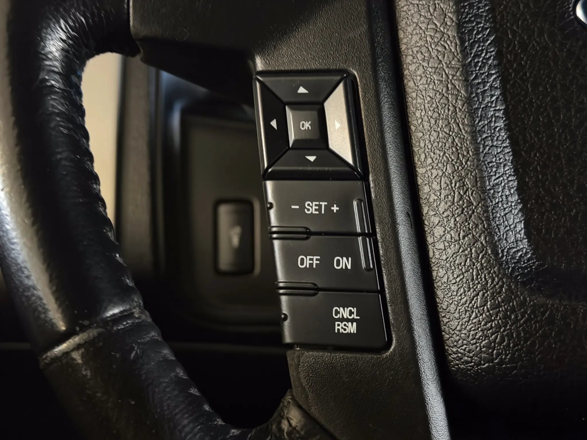 Used 2015 Ford Expedition EL XLT w/ Equipment Group 202A AWD/4WD image 39