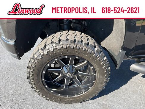 Used 2021 Chevrolet Silverado 1500 LT Trail Boss w/ Convenience Package II AWD/4WD image 2