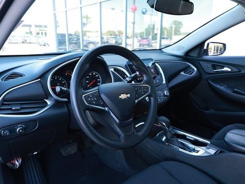 Used 2024 Chevrolet Malibu LT FWD image 23