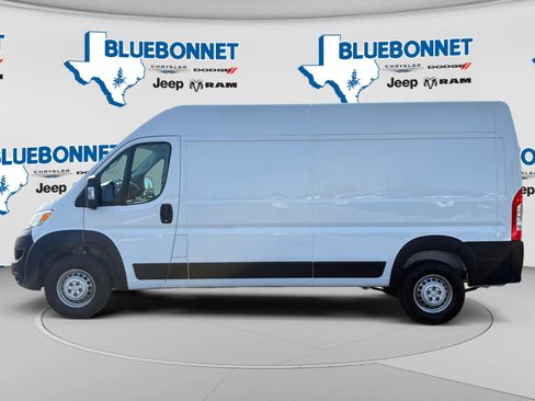 Used 2026 RAM ProMaster 2500 w/ Convenience Group FWD image 8