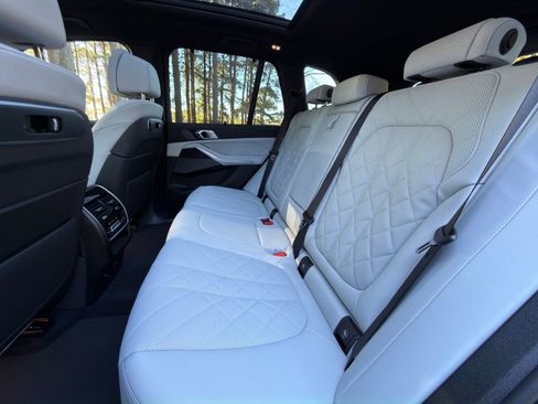 New 2026 BMW X5 xDrive40i w/ M Sport Package AWD/4WD image 14