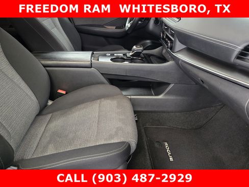 Used 2023 Nissan Rogue SV image 9