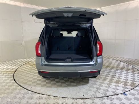 Used 2023 GMC Yukon SLT w/ SLT Luxury Package AWD/4WD image 18