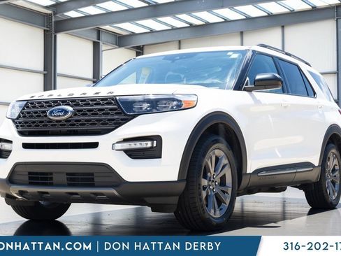 Used 2023 Ford Explorer XLT w/ Equipment Group 202A AWD/4WD image 1