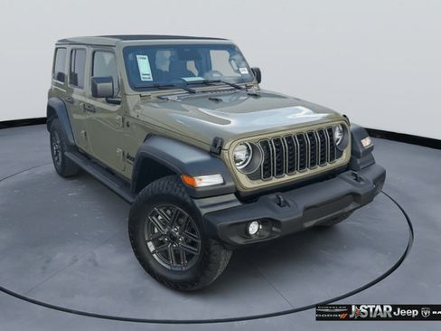 Used 2026 Jeep Wrangler Unlimited Sport AWD/4WD image 3