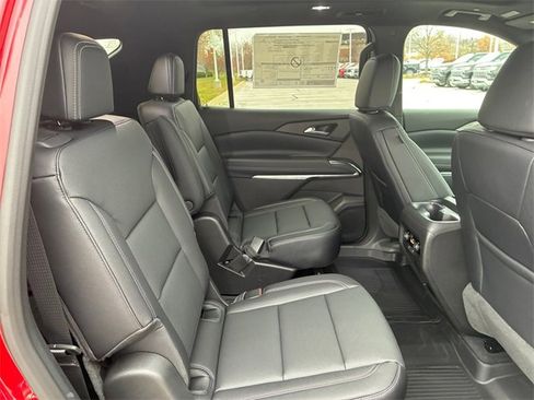 New 2026 Chevrolet Traverse LT image 15