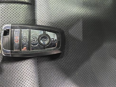 Used 2024 Lincoln Navigator Premiere image 37