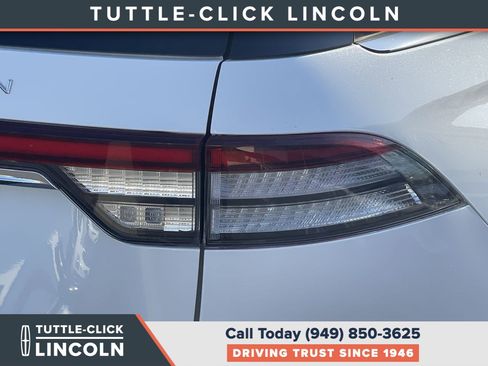 Certified 2022 Lincoln Aviator Reserve w/ Equipment Group 201A image 9