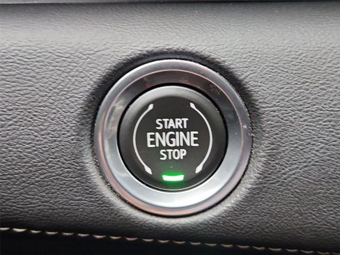Used 2021 Cadillac Escalade ESV Sport w/ Driver Assist Tech Package AWD/4WD image 17