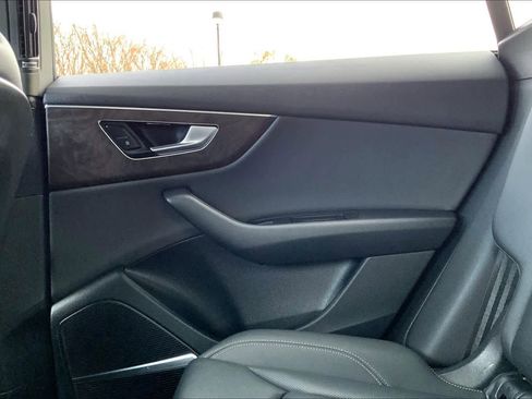 Used 2019 Audi Q8 Premium Plus image 36