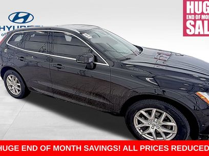 Used 2019 Volvo XC60 T5 Momentum w/ Premium Package