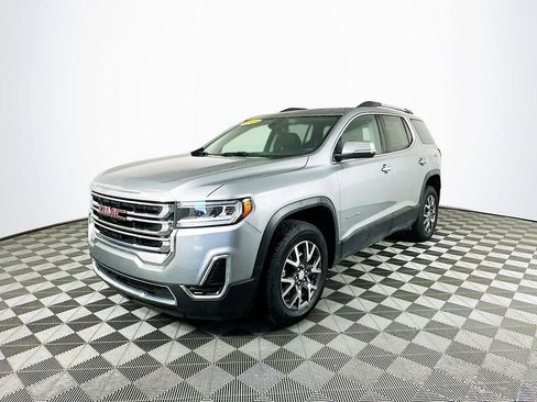 Used 2023 GMC Acadia SLE w/ Driver Convenience Package image 5