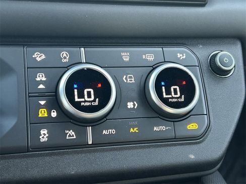 Used 2024 Land Rover Defender 130 Outbound image 33