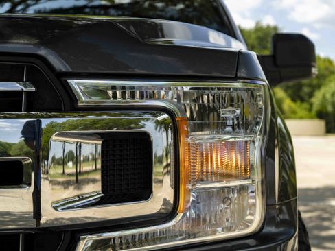 Used 2019 Ford F150 XLT w/ Equipment Group 302A Luxury RWD image 11