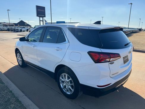 Used 2023 Chevrolet Equinox LT w/ Driver Convenience Package image 5