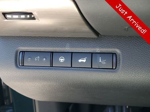 Used 2023 Nissan Pathfinder Platinum AWD/4WD image 25