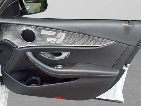 Used 2022 Mercedes-Benz E 350 Sedan image 24