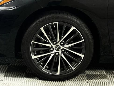 Used 2025 Lexus ES 350 w/ Premium Package FWD image 13