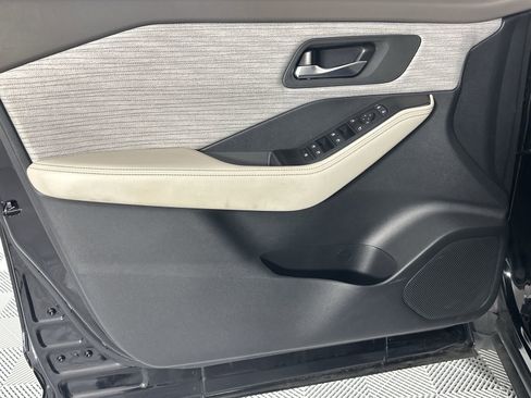 Used 2023 Nissan Rogue SV image 29