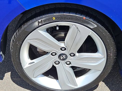 Used 2014 Hyundai Veloster Turbo FWD image 8