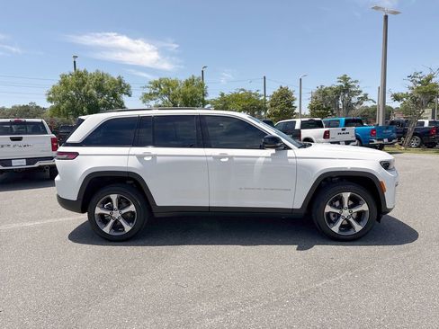 New 2026 Jeep Grand Cherokee Limited RWD image 2